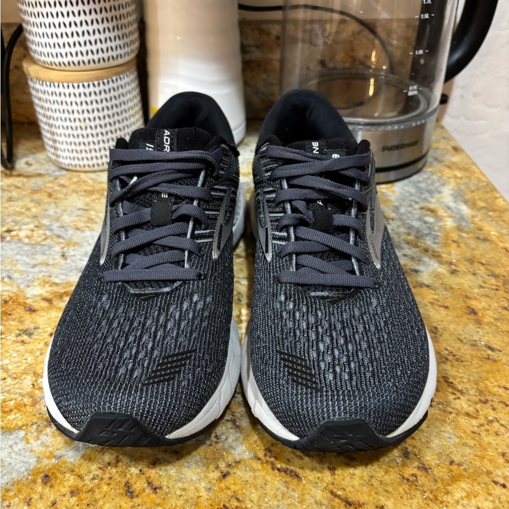 Brooks adrenaline size 8.5 - Picture 2 of 11